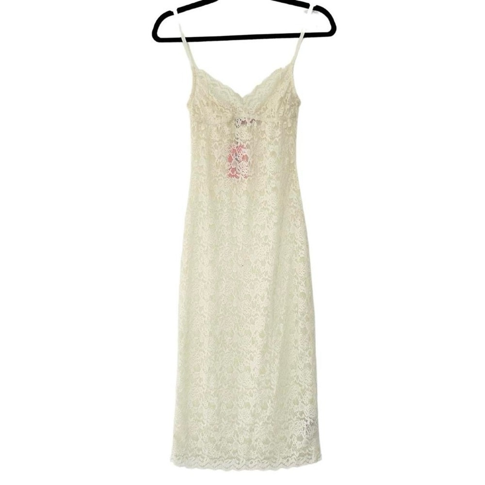 Edikted Dori Lace Midi Dress - Picture 2 of 8